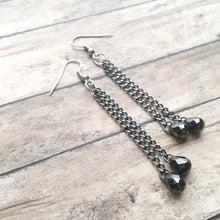 Lade das Bild in den Galerie-Viewer, Black Teardrop Earrings