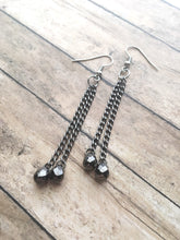 Lade das Bild in den Galerie-Viewer, Black Teardrop Earrings
