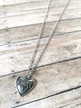 Lade das Bild in den Galerie-Viewer, Heartbeat necklace