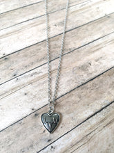 Lade das Bild in den Galerie-Viewer, Heartbeat necklace