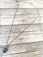 Lade das Bild in den Galerie-Viewer, Heartbeat necklace
