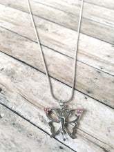 Cargar imagen en el visor de la galería, Butterfly with pink rhinestones necklace