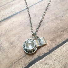 Charger l'image dans la galerie, Books and tea necklace