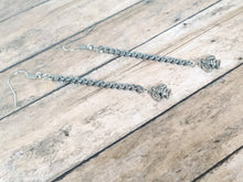 Charger l'image dans la galerie, Long Bee Earrings