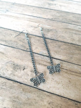 Carica l'immagine nel visualizzatore di Gallery, Long Butterfly Earrings