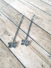 Carica l'immagine nel visualizzatore di Gallery, Long Butterfly Earrings