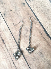 Cargar imagen en el visor de la galería, Heart Cluster Earrings | Once Upon a Time in Wonderland Inspired
