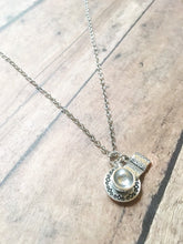Charger l'image dans la galerie, Books and tea necklace
