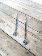 Charger l'image dans la galerie, Long Bee Earrings