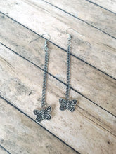Carica l'immagine nel visualizzatore di Gallery, Long Butterfly Earrings