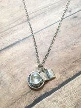 Charger l'image dans la galerie, Books and tea necklace