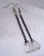 Cargar imagen en el visor de la galería, Long Clear Teardrop Earrings
