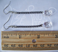 Cargar imagen en el visor de la galería, Long Clear Teardrop Earrings