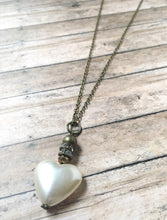 Charger l&#39;image dans la galerie, Heart pendant necklace
