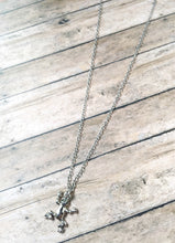 Charger l&#39;image dans la galerie, Tiana Princess and the Frog inspired necklace
