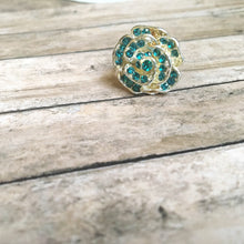 Lade das Bild in den Galerie-Viewer, Silver Rose and Turquoise Rhinestones Ring
