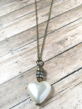 Carica l&#39;immagine nel visualizzatore di Gallery, Heart pendant necklace
